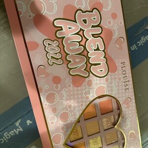 Makeup palette p louise